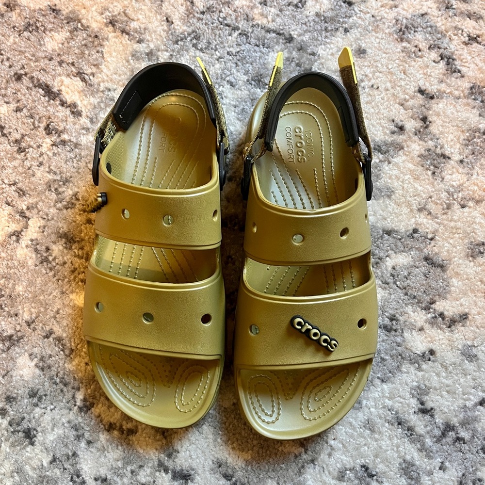NWOT - CROCS men’s all terrain sandal